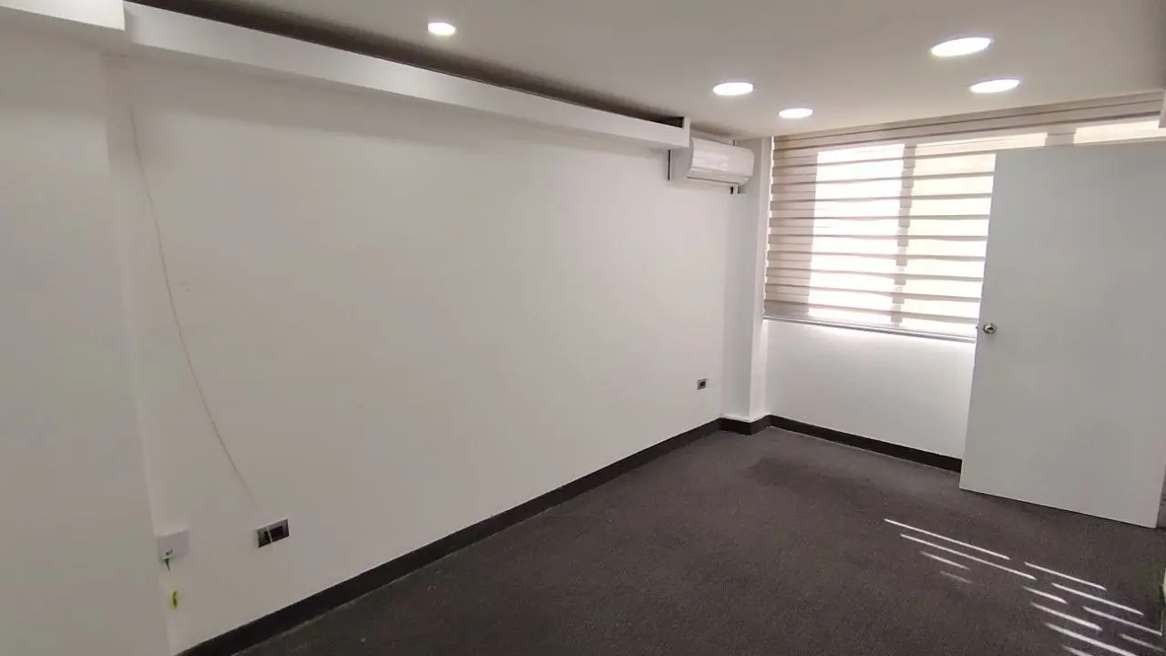 Oficina en Alquiler en Chacao, Torre Cemica, Caracas