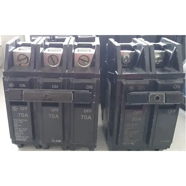 Breaker HQC Superficiales y HQL para Empotrar. Polos: 1,2,3