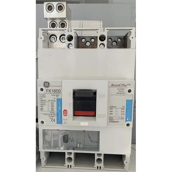 Breaker modelo fk. 3x1600a. y 1250a