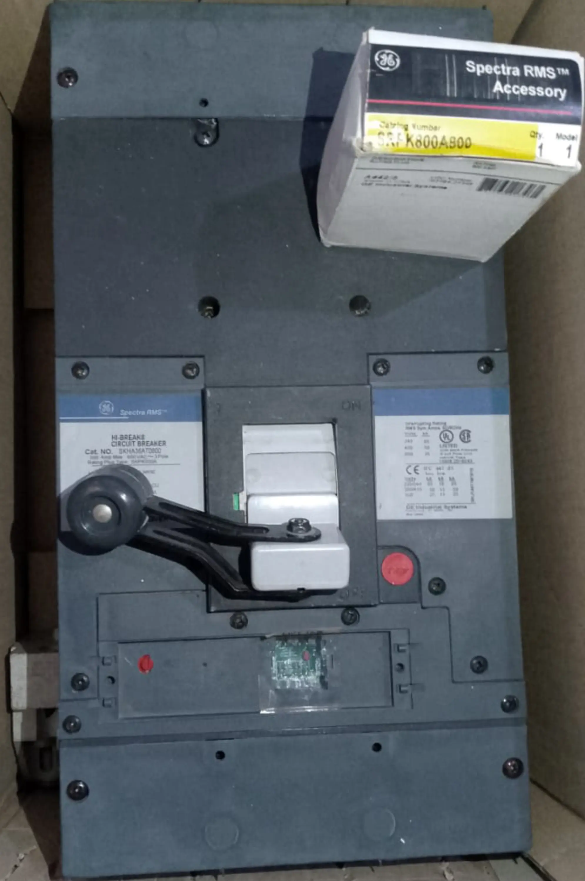 Breaker SKHA 3x800A. Marca: General Electric