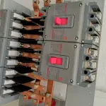 Chasis con Sobretapa NAB 518L sin espacio para Breaker Principal. Barra Principal: 400A.