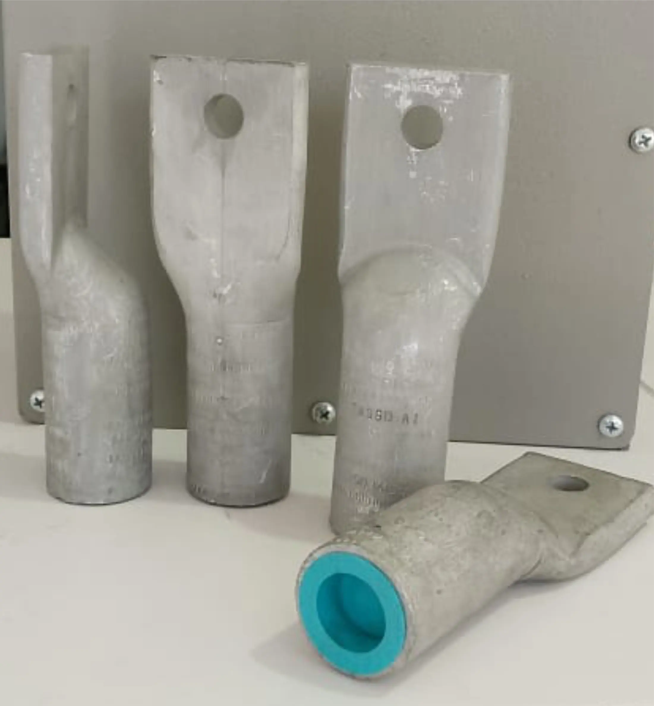 Terminales de anillo 1 y 2 huecos / conector tubular / conector tipo perro ks / cajas de derivación intemperie para tubería.