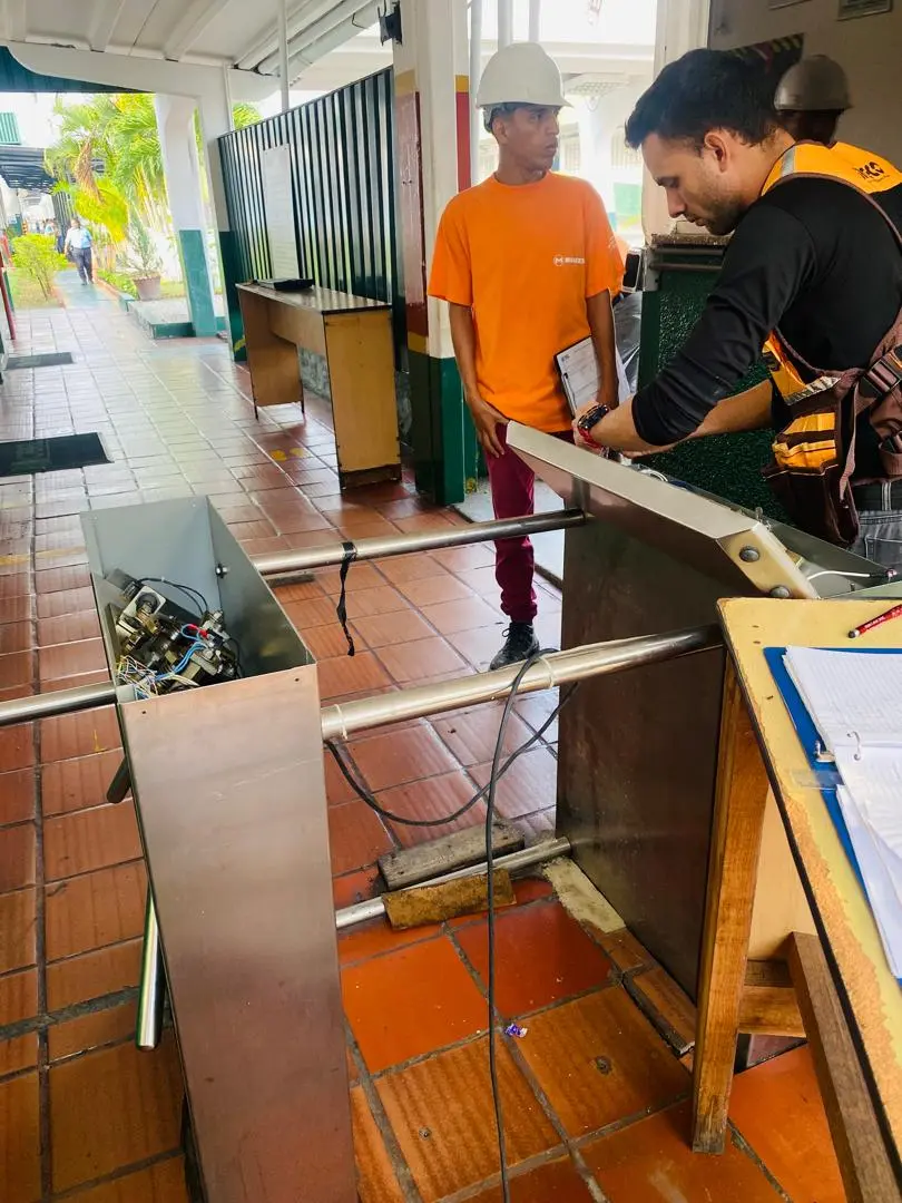 Sistema de Control de Acceso y Asistencia