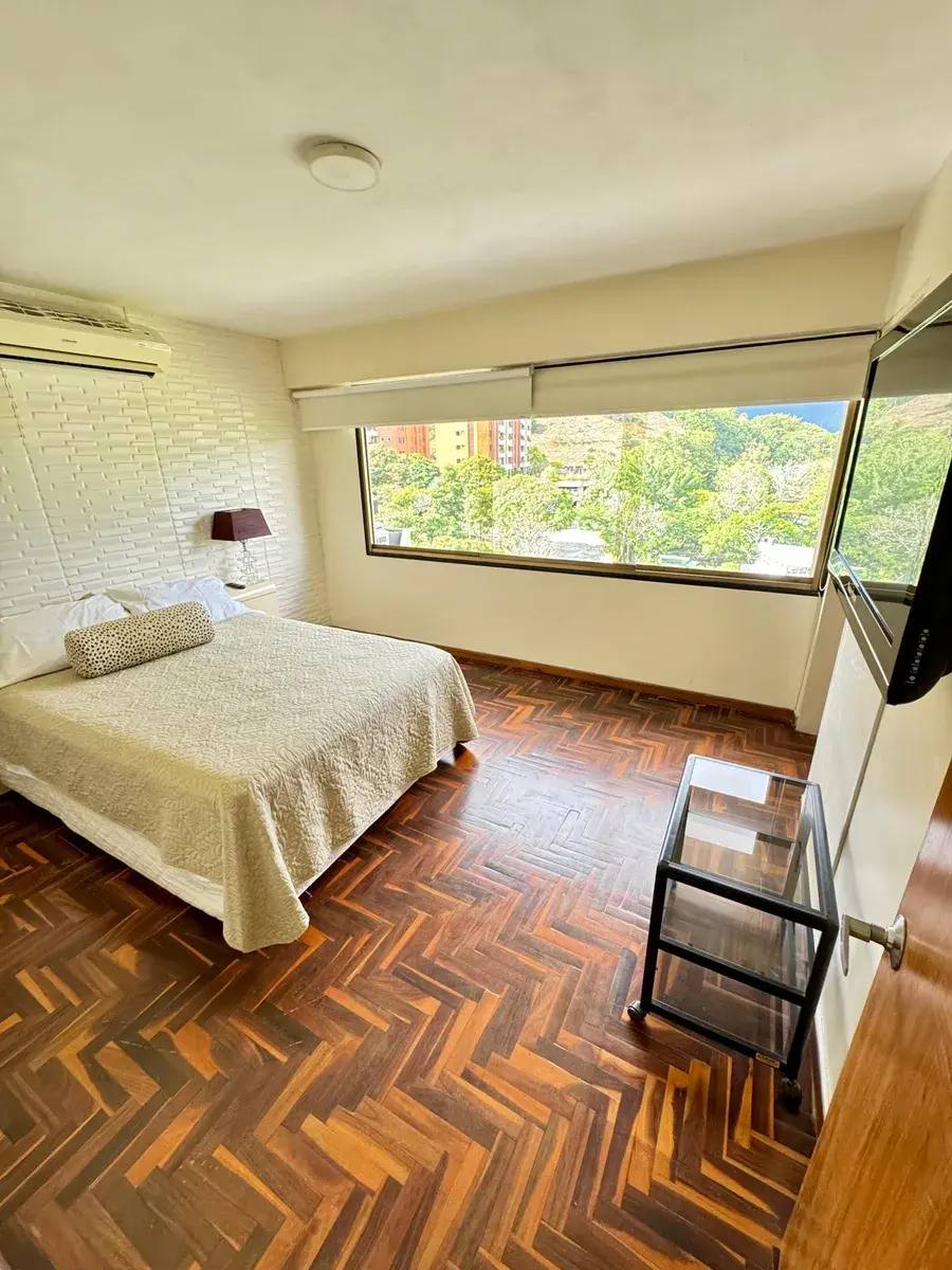 Alquilo Apartamento En Valle Arriba, 180mts2. Residencia De Lujo, Remodelado, Cerca Al Washington