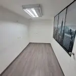 Alquilo Oficina En Las Mercedes, Calle Paris, 40mts2.