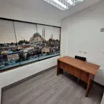 Alquilo Oficina En Las Mercedes, Calle Paris, 40mts2.