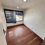 Alquilo Oficina Las Mercedes. Calle Paris. 60 Mts2