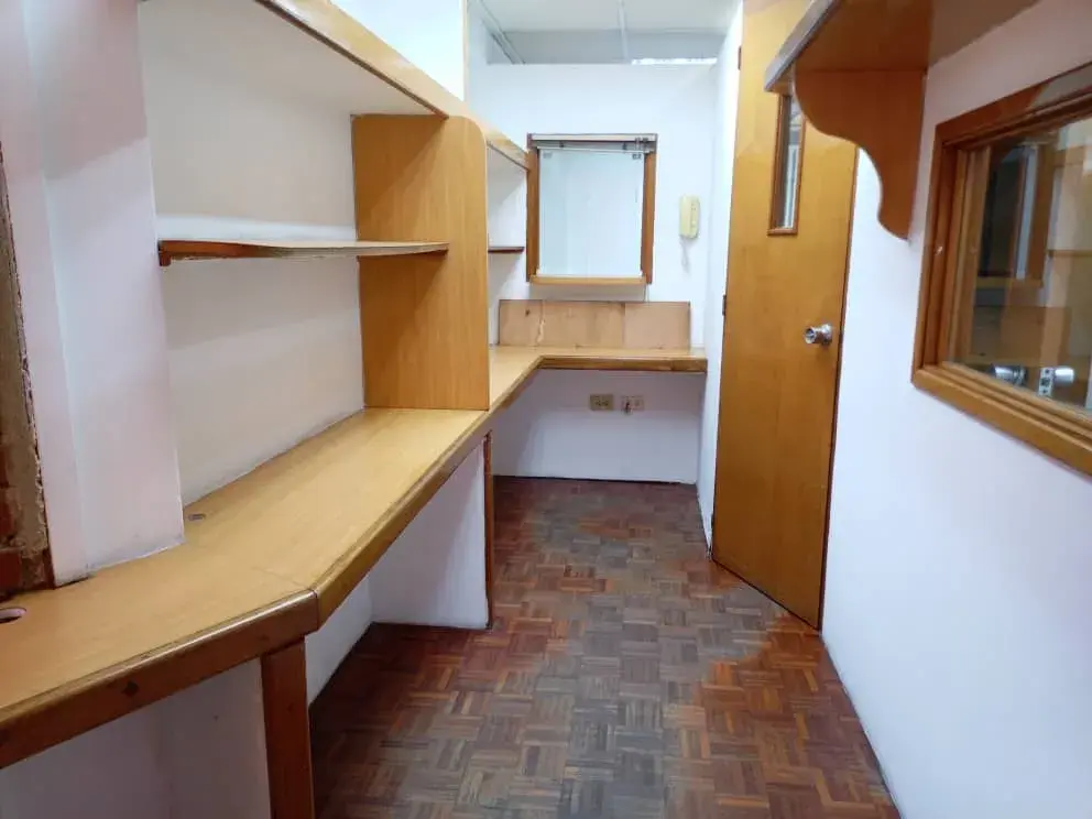 Alquilo Oficina Los Dos Caminos. 81 Mts2