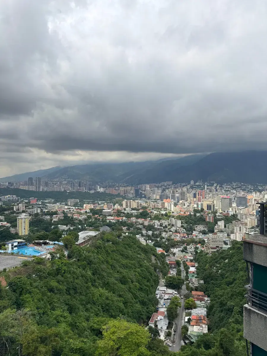 Alquilo Ph Duplex En Lomas De Bello Monte, 118mts2. Residencias Top Suites