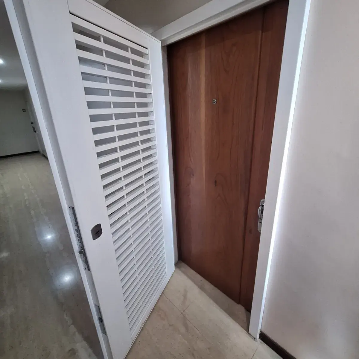 Vendo Apartamento Las Mercedes. 155 Mts2. Calle La Cinta
