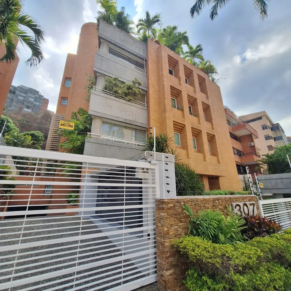 Vendo apartamento las mercedes. 155 mts2. calle la cinta