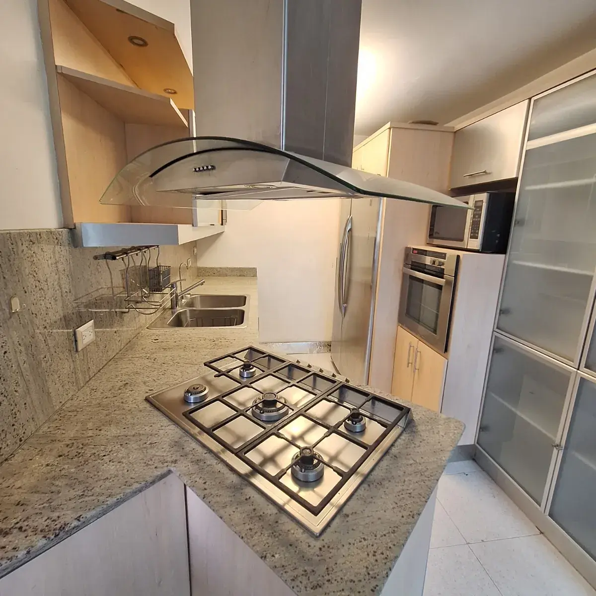 Vendo Apartamento Las Mercedes. 155 Mts2. Calle La Cinta