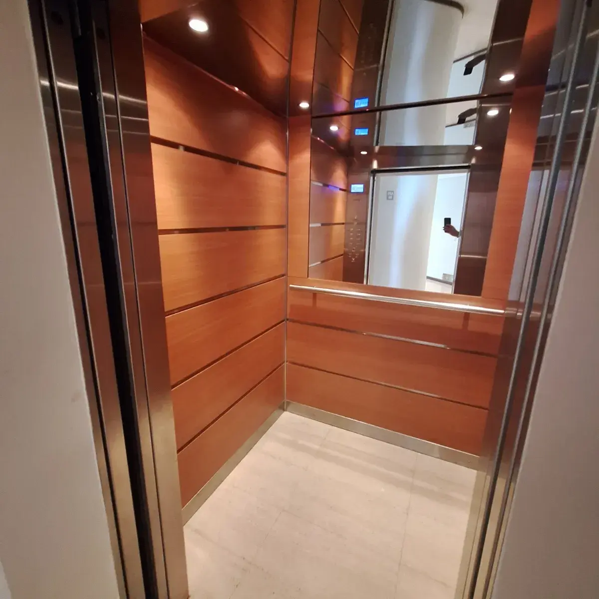 Vendo Apartamento Las Mercedes. 155 Mts2. Calle La Cinta