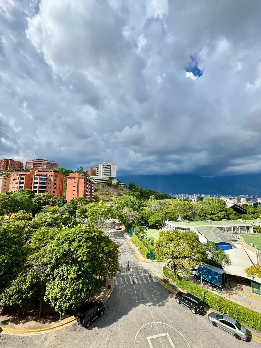 Vendo Apartamento Valle Arriba. 180 Mts2. Edificio Pequeño.