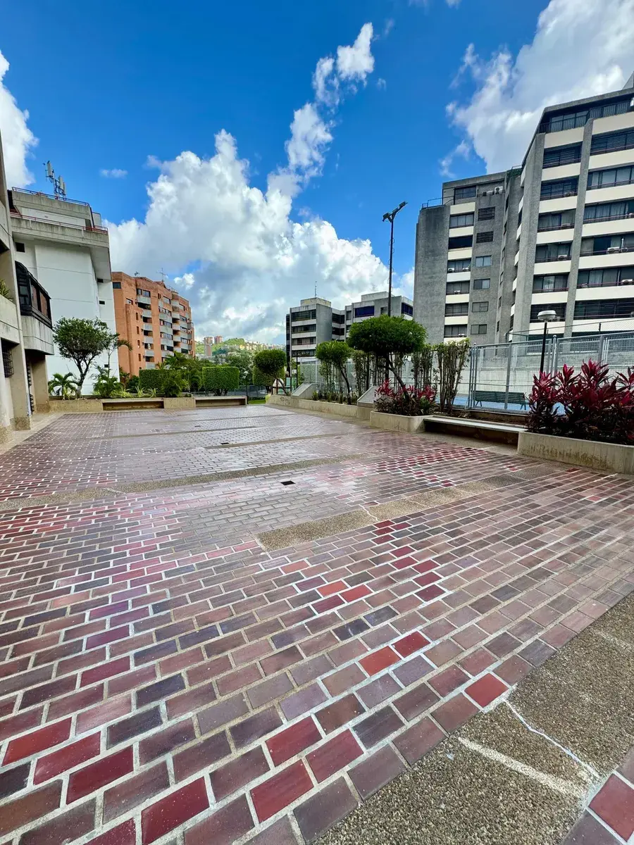 Vendo Apartamento Valle Arriba. 180 Mts2. Edificio Pequeño.