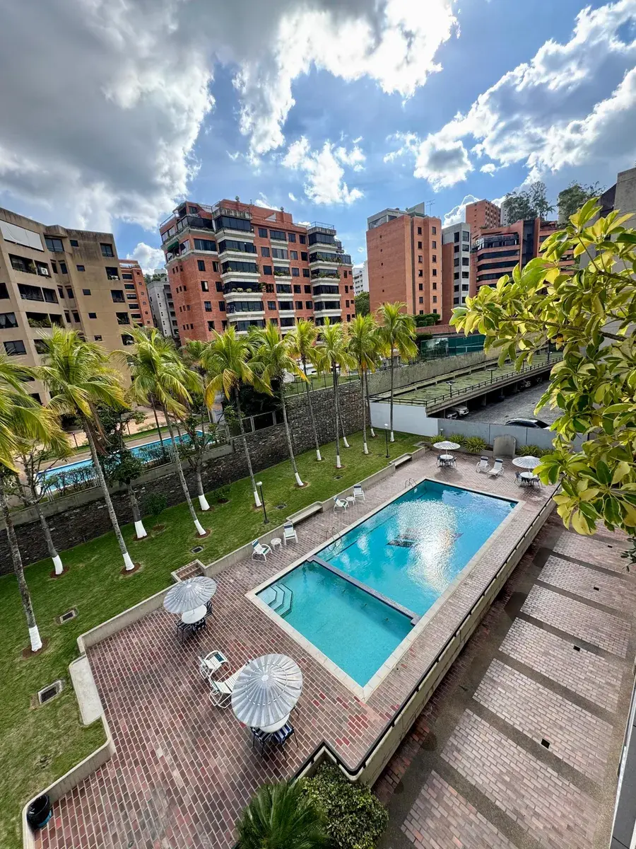 Vendo Apartamento Valle Arriba. 180 Mts2. Edificio Pequeño.