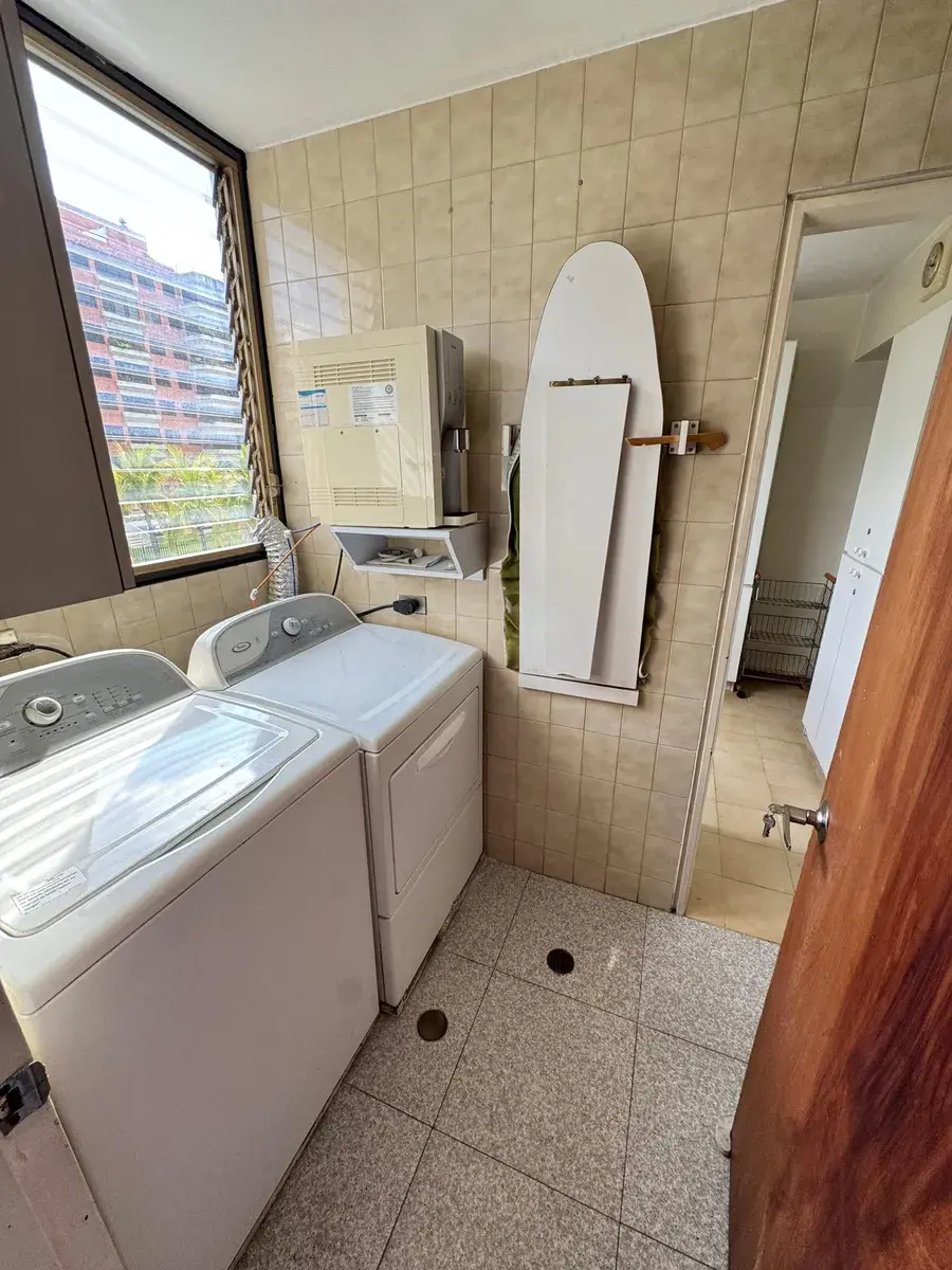 Vendo Apartamento Valle Arriba. 180 Mts2. Edificio Pequeño.