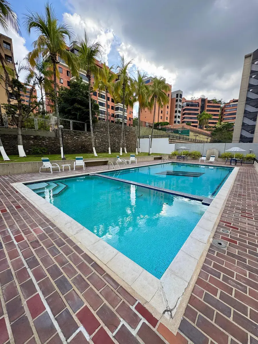 Vendo Apartamento Valle Arriba. 180 Mts2. Edificio Pequeño.