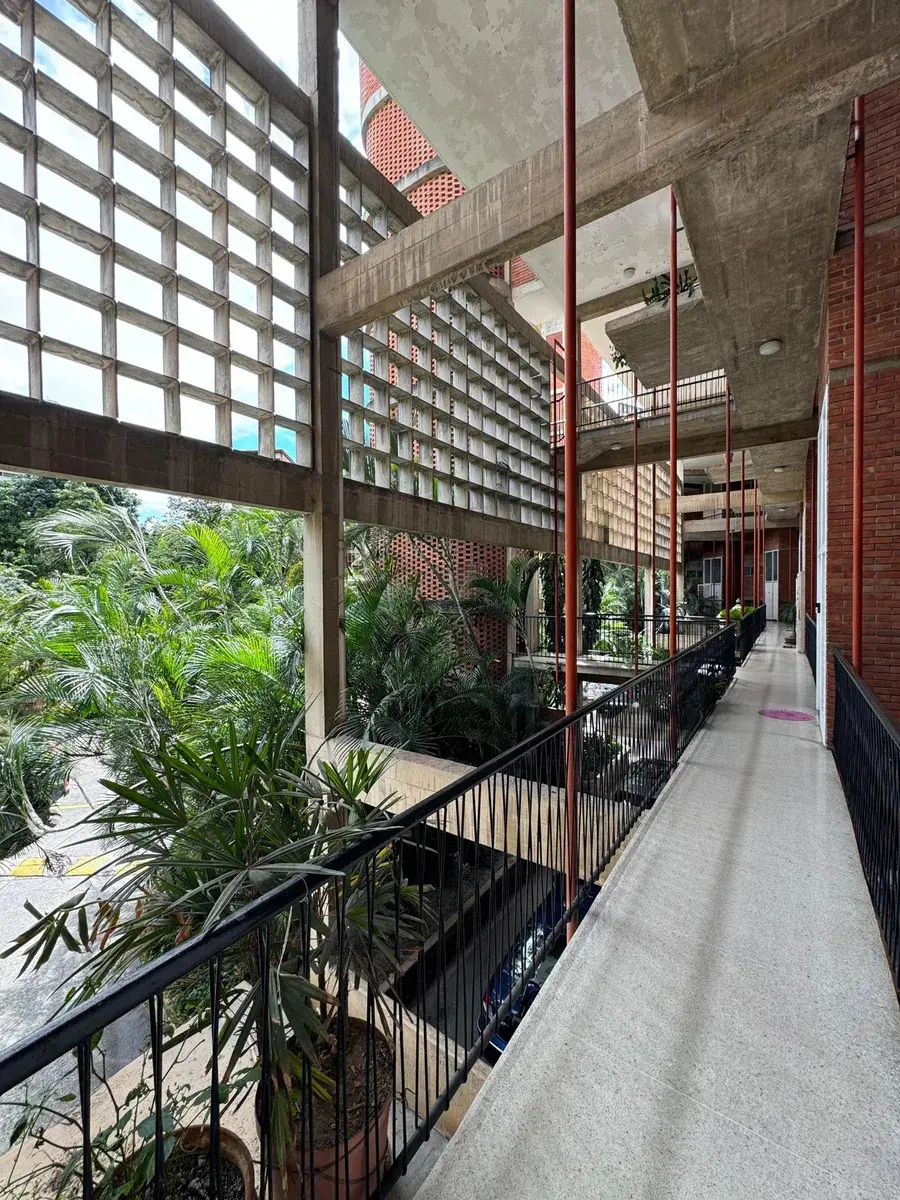 Vendo Apt En Colinas De Bello Monte, 143mts2. Excelente Vista, Gran Distribucion, Hermoso Edificio