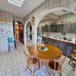 Vendo Quinta En Colinas De Los Chaguaramos. Anexo Con Entrada Independiente. 300 Mts2. Terraza. Vista Al Avila