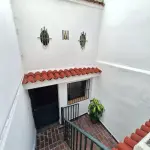 Vendo Quinta En Colinas De Los Chaguaramos. Anexo Con Entrada Independiente. 300 Mts2. Terraza. Vista Al Avila