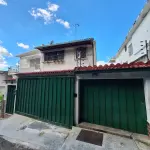 Vendo Quinta En Colinas De Los Chaguaramos. Anexo Con Entrada Independiente. 300 Mts2. Terraza. Vista Al Avila