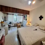 Vendo Quinta En Colinas De Los Chaguaramos. Anexo Con Entrada Independiente. 300 Mts2. Terraza. Vista Al Avila