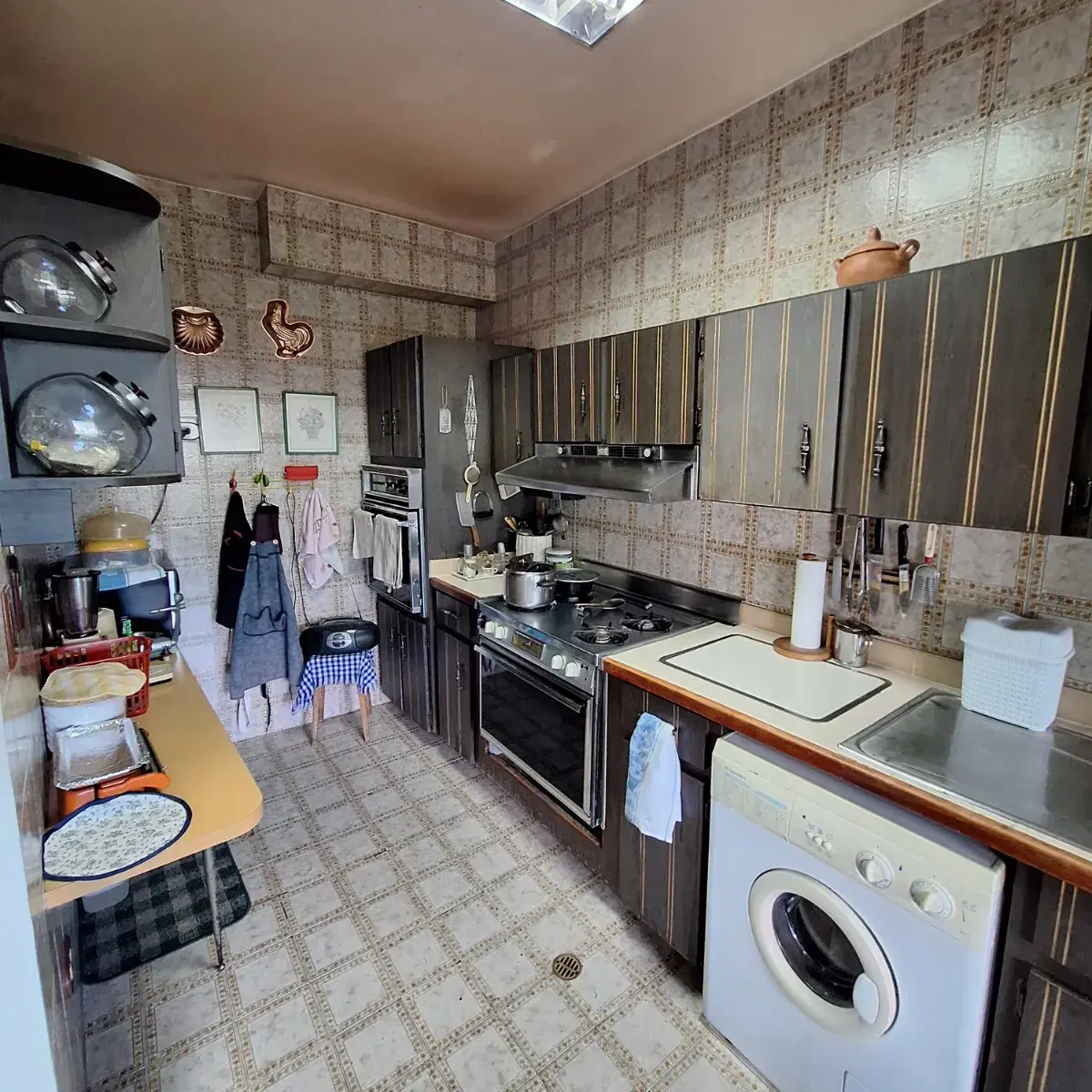 Vendo Quinta En Colinas De Los Chaguaramos. Anexo Con Entrada Independiente. 300 Mts2. Terraza. Vista Al Avila